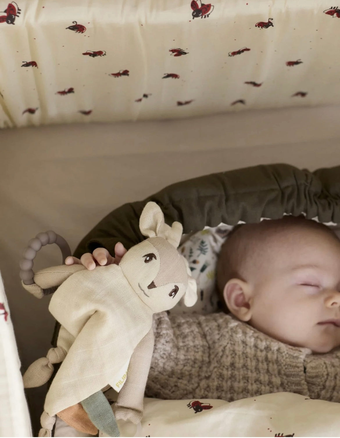 Doudou avec anneau de dentition