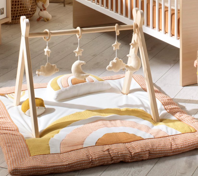 Arche d'éveil en bois avec 4 jouets