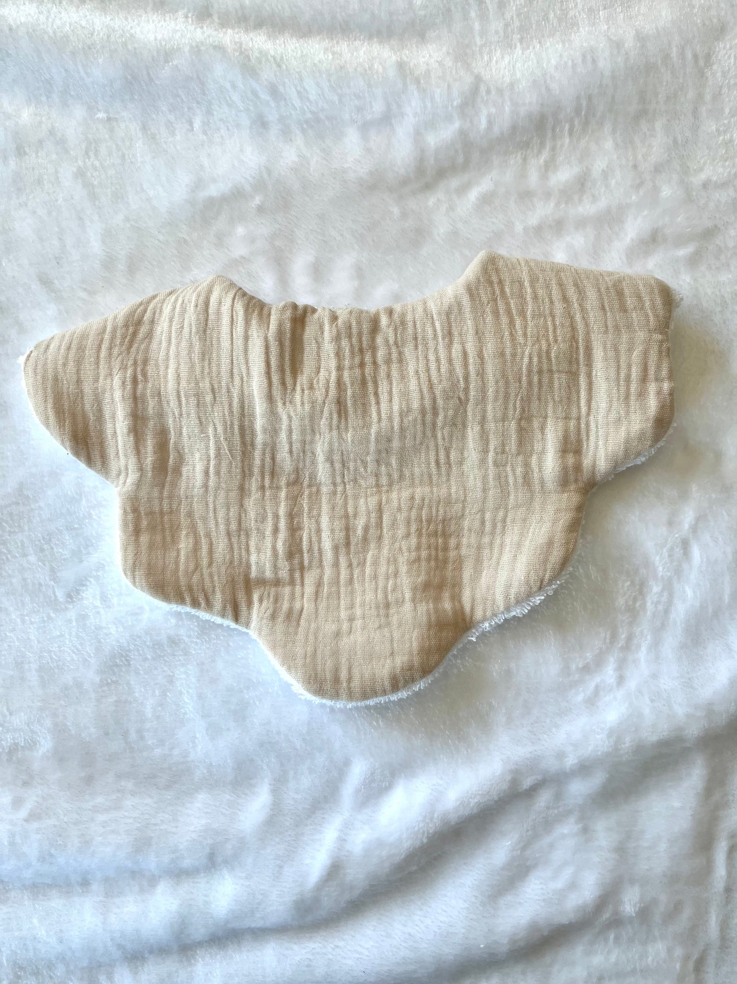 Bavoir pétales - fait main