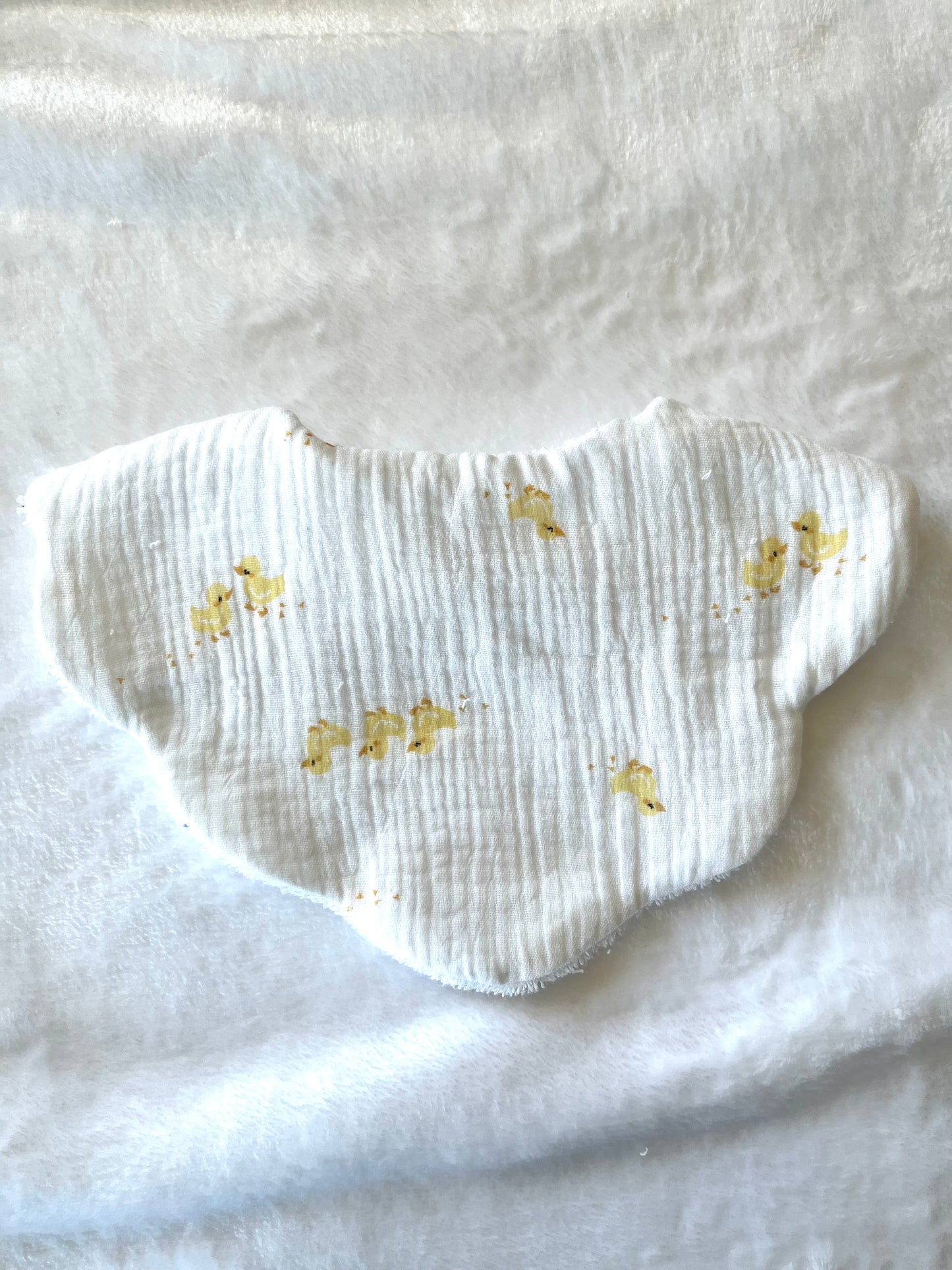 Bavoir pétales - fait main