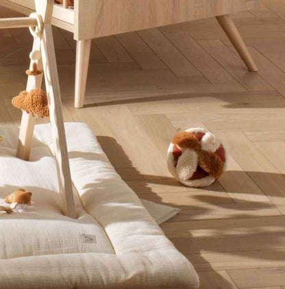 Balle sensorielle d’activités en peluche beige | orsino